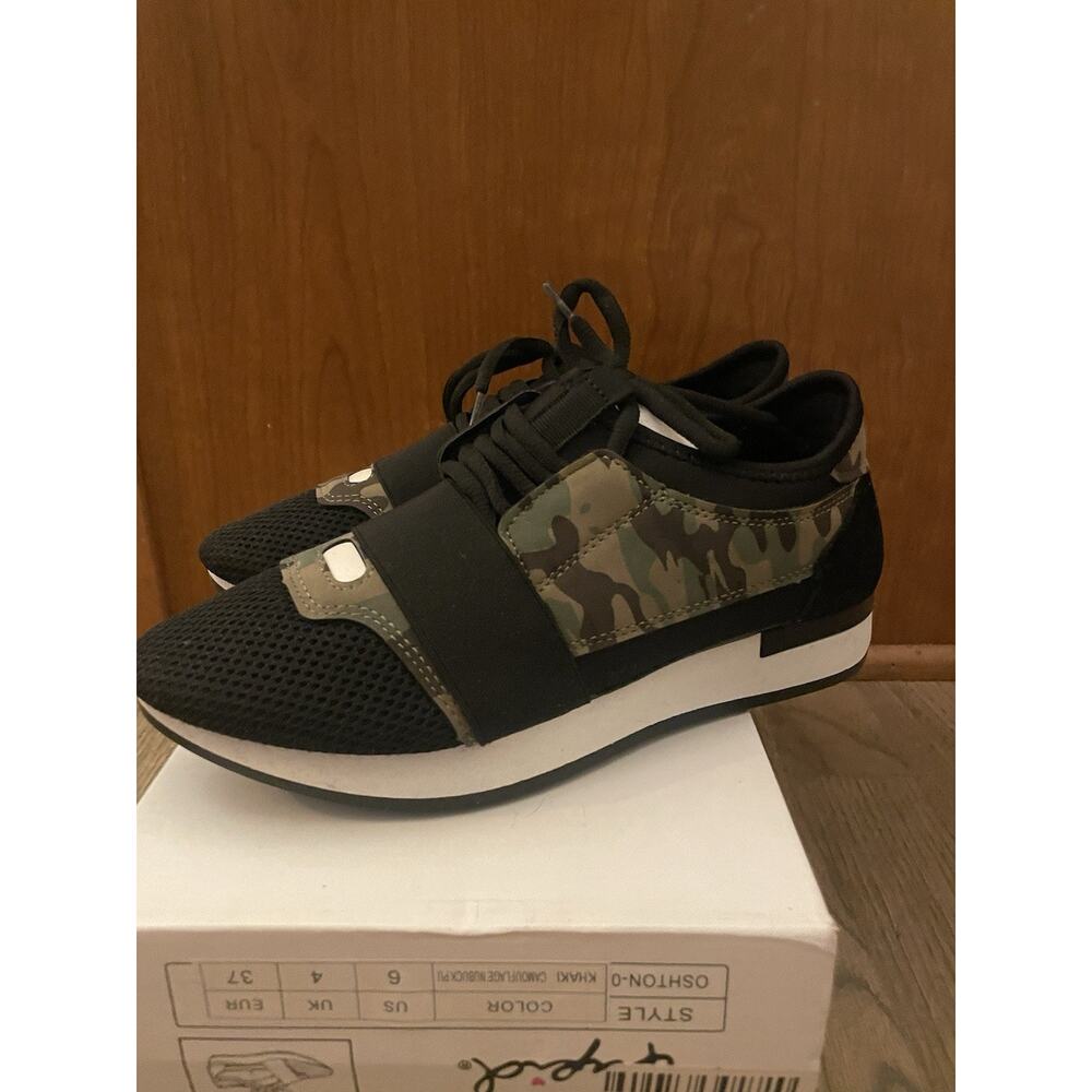 Qupid Shoes Women's EU Size 37 Black &‎ Camouflage Print Sneakers Tie Shoes